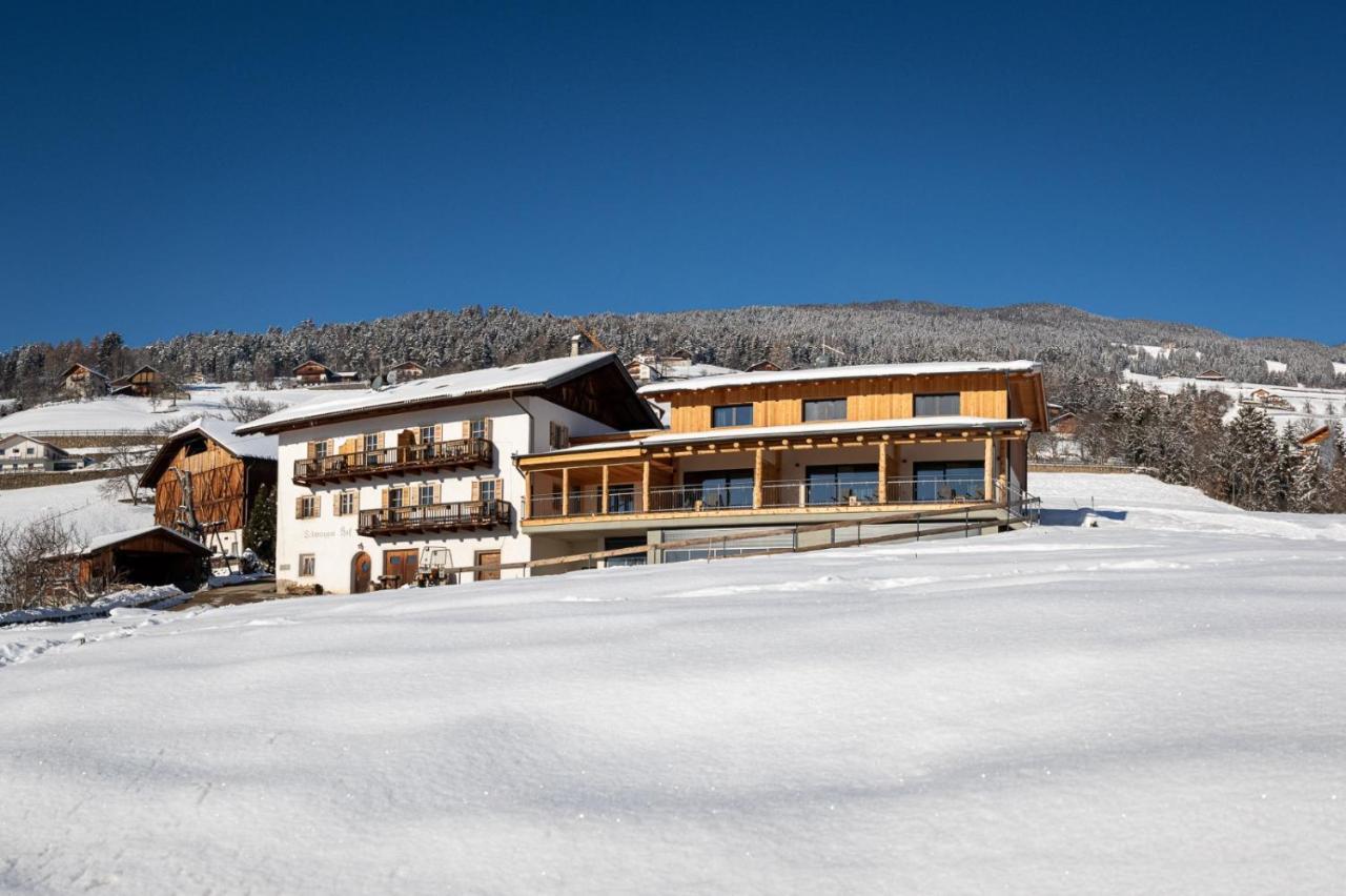 Schweiggerhof -Agriturismo- Farm Holidays Villandro Exterior photo
