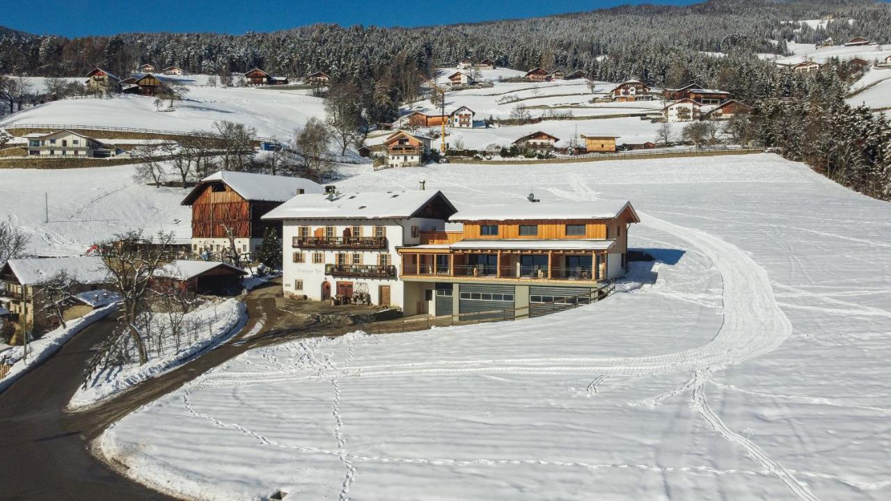 Schweiggerhof -Agriturismo- Farm Holidays Villandro Exterior photo